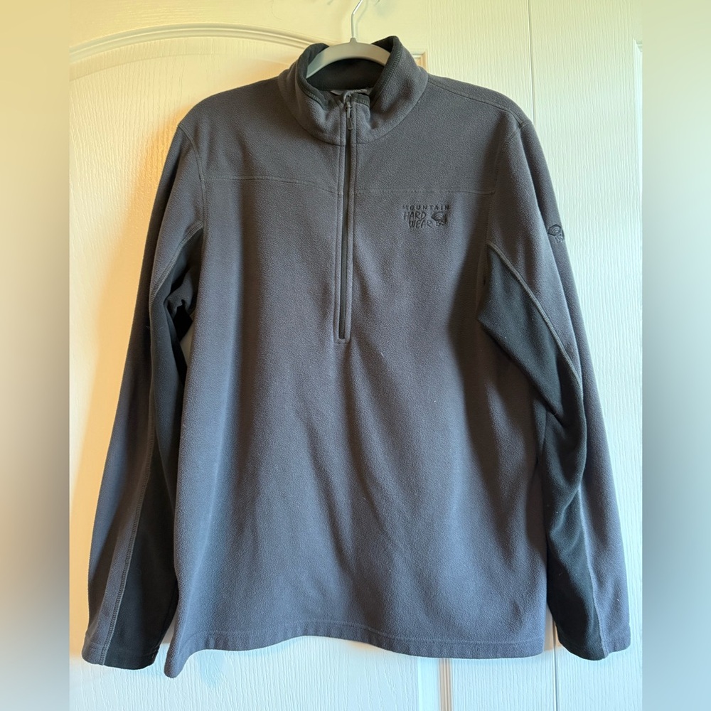 Mountain Hardwear 1/2 Zip Fleece Pullover, Size Large, Gray and Black
